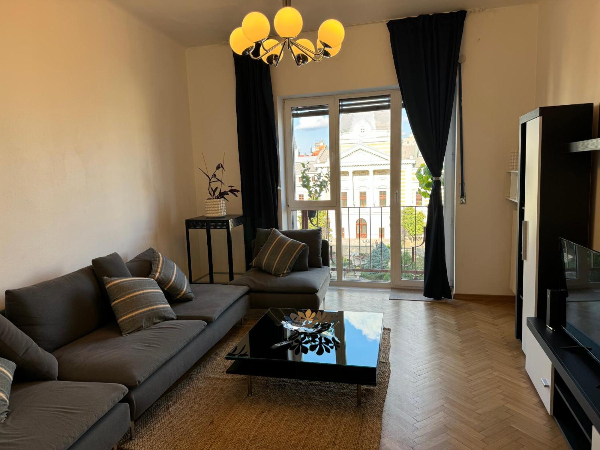 Airy & Beautiful Downtown Apartment Bucureşti Exterior foto