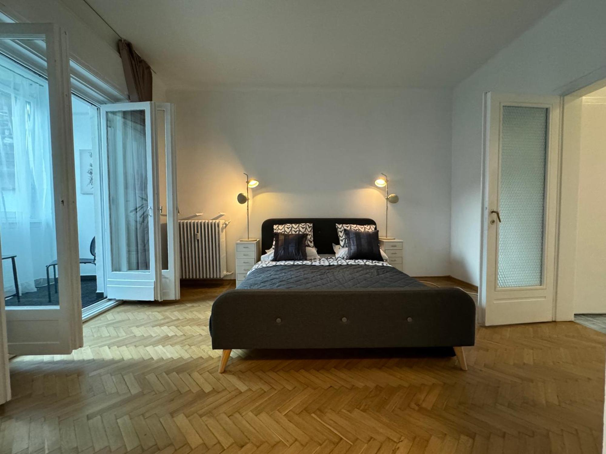 Airy & Beautiful Downtown Apartment Bucureşti Exterior foto