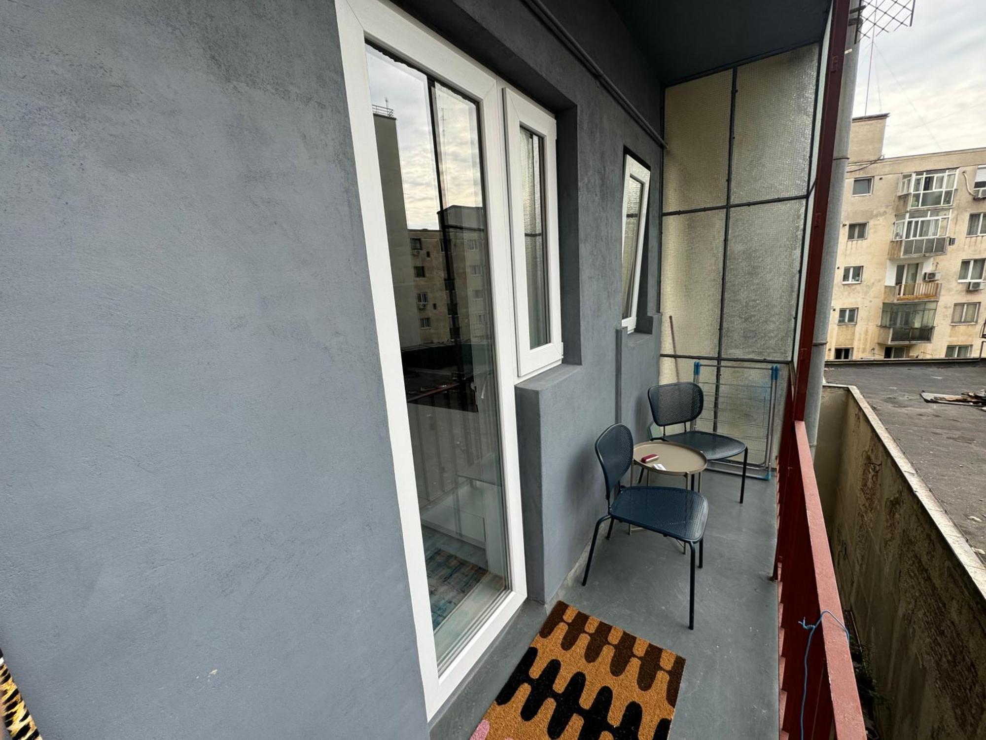 Airy & Beautiful Downtown Apartment Bucureşti Exterior foto